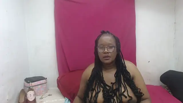 Snapshot of MATUREDQUEENxxxx chatting on October 1, 1:27 pm MATUREDQUEENxxxx online show from October 1, 1:27 pm