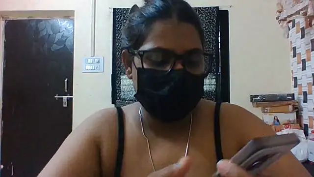 Hotmilfxox online show from May 31, 9:04 am