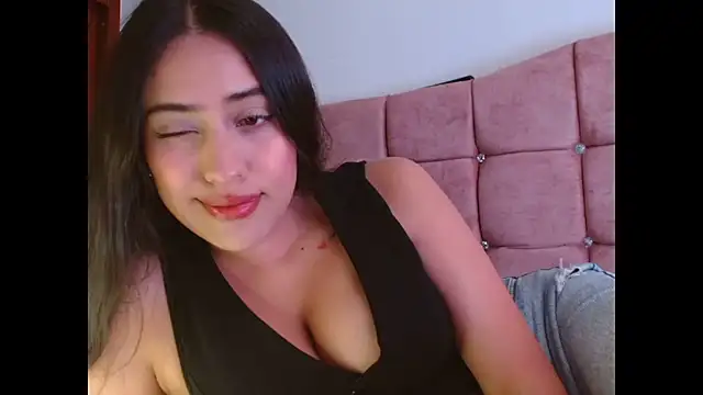 Snapshot of Paris-love chatting on October 14, 10:01 pm Paris-love online show from October 14, 10:01 pm