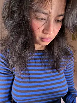 Adriennesexxx online show from February 17, 5:45 pm