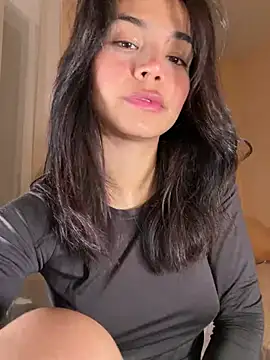 Adriennesexxx online show from February 15, 8:19 pm