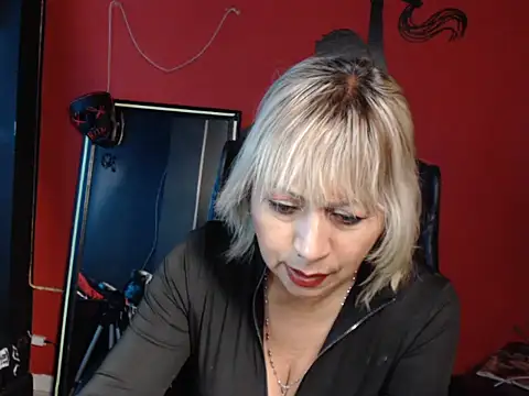 KLOE PIELL online show from February 27, 9:47 pm