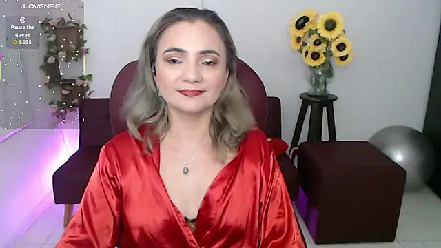 Ghada milf online show from April 12, 11:28 pm