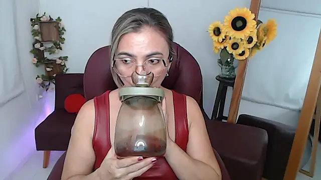 Ghada milf online show from June 11, 12:32 am