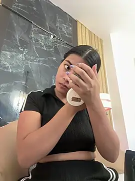 Camilaperson online show from February 15, 2:38 pm