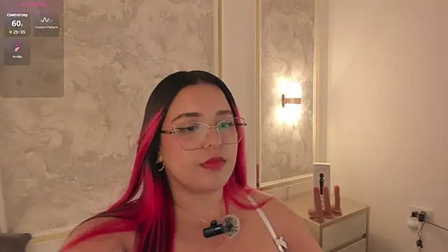 victoria18x online show from October 27, 7:30 pm