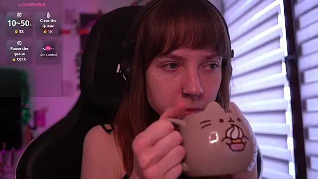 juliapie online show from February 18, 9:19 am