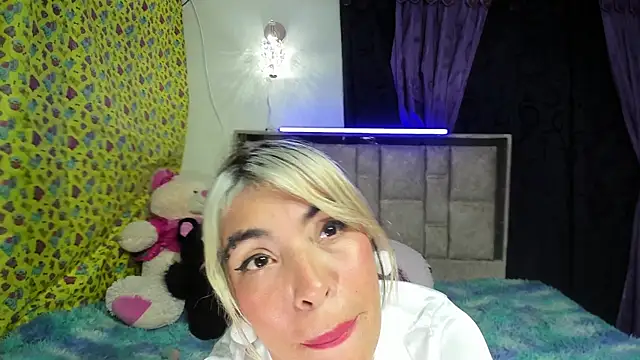 alanaanddaphne online show from May 14, 1:00 am