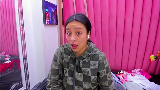 Sarah Hornny online show from February 15, 3:09 am