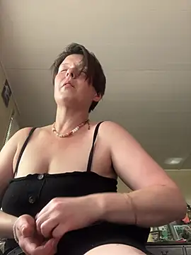 CUMFOREVERY1nTitTiES2 online show from June 22, 3:20 pm