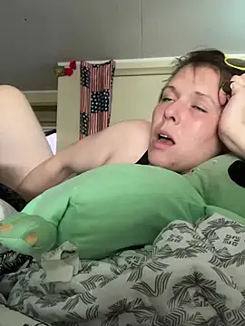 CUMFOREVERY1nTitTiES2 online show from June 5, 10:43 am