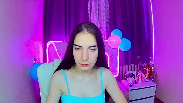 Snapshot of NikaStark_ chatting on October 9, 7:23 am NikaStark online show from October 9, 7:23 am