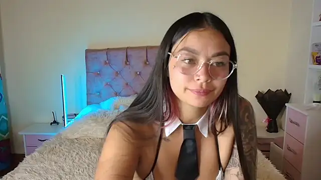 miaa saenz1 online show from December 22, 4:26 am