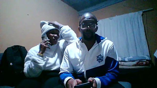 Sgeme325is online show from April 24, 7:05 pm