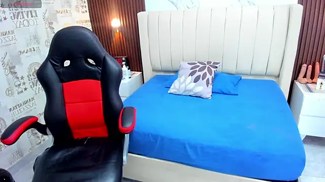 CAMILAGRAY online show from February 3, 12:10 pm