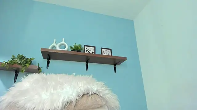Snapshot of annawelk_ chatting on October 6, 12:44 pm annawelk online show from October 6, 12:44 pm
