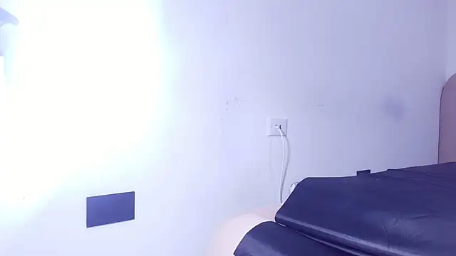 nicol f online show from April 2, 3:04 am