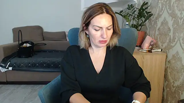 Mallinia online show from October 21, 12:09 pm