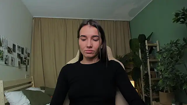 Bellla Haddid online show from December 2, 3:03 pm