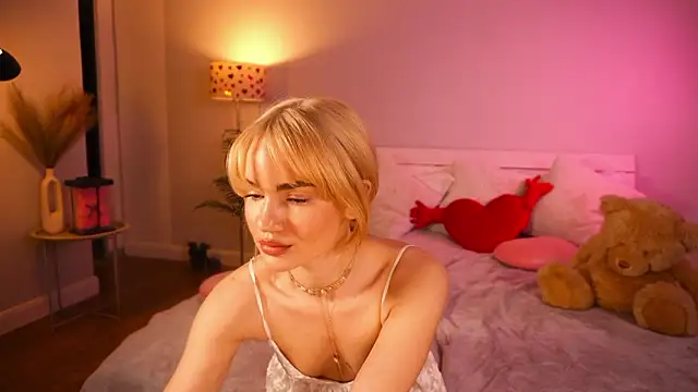 White-Mare online show from February 3, 6:45 pm