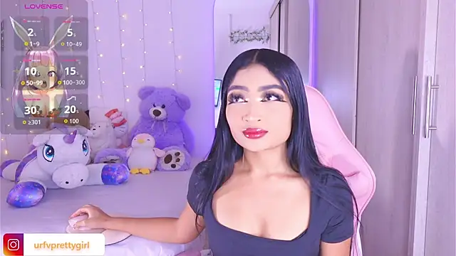 urfavprettygirl online show from June 7, 6:53 am