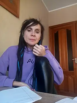 Francenia lolis online show from January 12, 12:21 pm