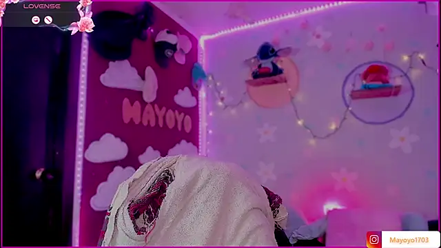 kiki cavilll online show from December 2, 2:41 pm