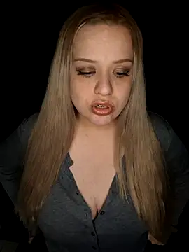 cansuozell online show from October 19, 5:26 pm