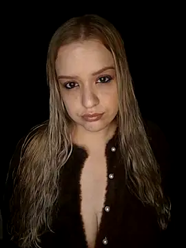 cansuozell online show from October 20, 7:39 pm