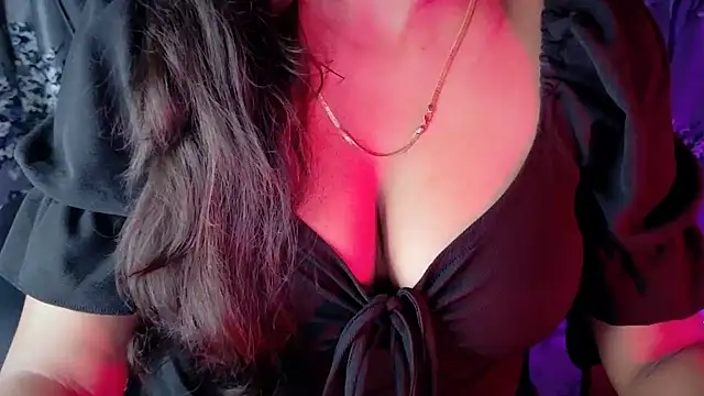 SexyAndHottie online show from June 4, 5:28 pm