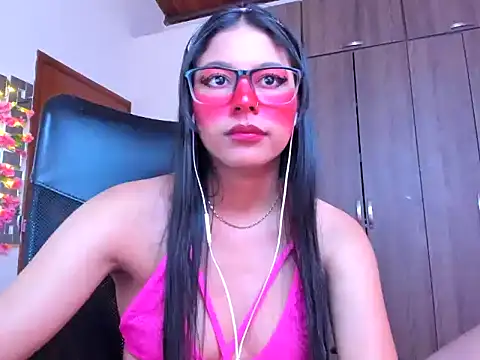 Snapshot of _ALLYSON18_ chatting on September 13, 2:03 pm ALLYSON18 online show from September 13, 2:03 pm