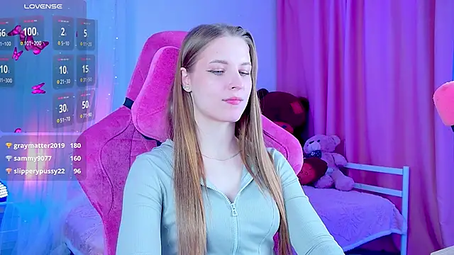 CuteMousee online show from October 14, 9:45 am