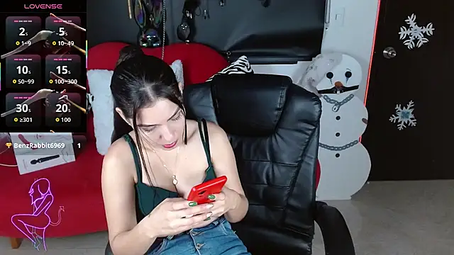 Carolaine69  online show from December 19, 1:47 pm