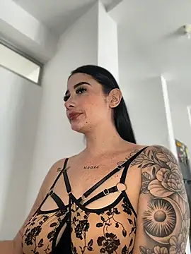 Libia James online show from July 21, 8:20 pm