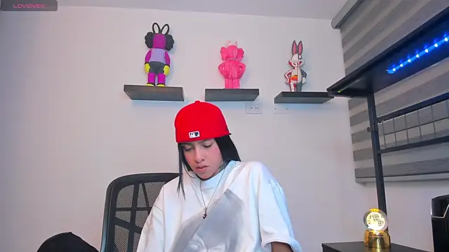 Gangster Girl online show from February 23, 2:45 am