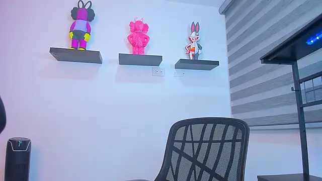 Gangster Girl online show from October 18, 3:20 am