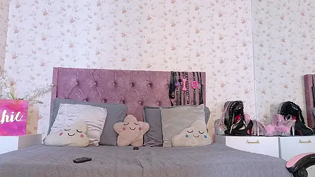 AvrillThomas online show from October 1, 2:55 pm