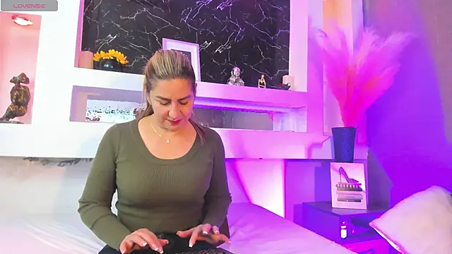 cinthya fx online show from March 7, 12:56 pm