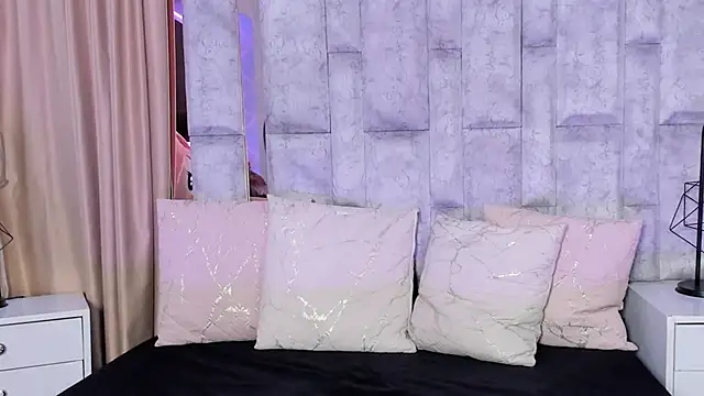 lila noa online show from November 13, 7:35 pm