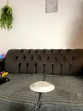 thats lou online show from September 14, 7:45 pm