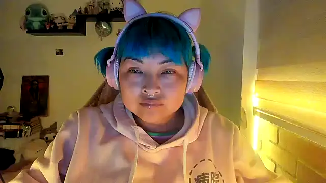 Shaddycute  online show from January 12, 12:16 am