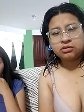 sarah12333 online show from July 16, 4:06 am
