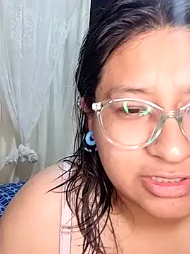 sarah12333 online show from June 19, 4:50 am