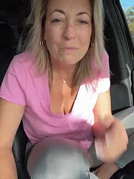 Cherry-red-xo online show from November 6, 6:14 pm