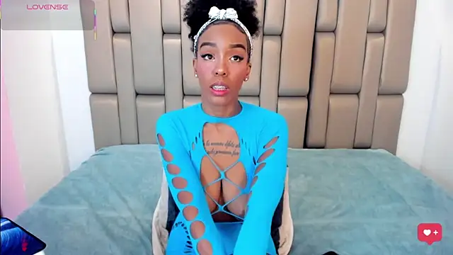 Georgis  online show from December 3, 8:00 pm