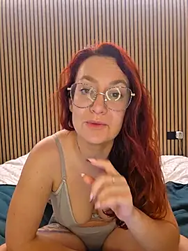 ladoucedu34 online show from May 16, 12:46 am