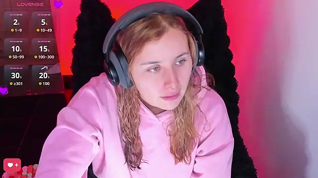 bonnie moon  online show from February 22, 8:43 pm