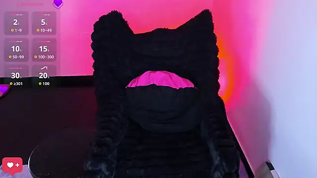 bonnie moon  online show from February 21, 6:30 pm