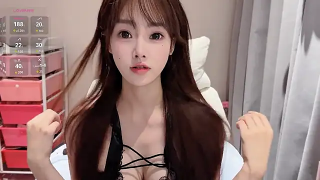 -ov-er- online show from June 20, 12:52 pm