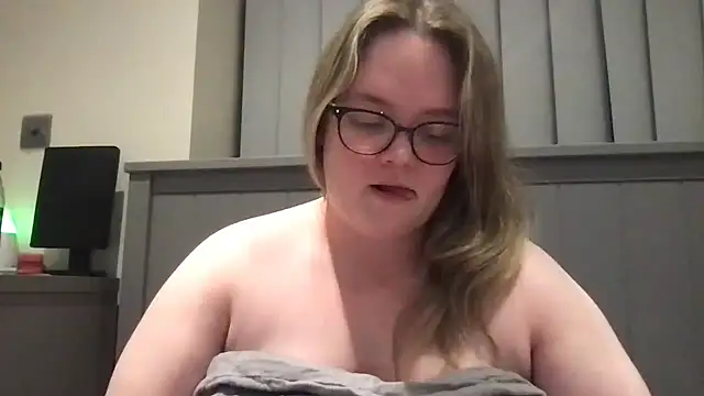 honeyyy24 online show from June 6, 10:16 pm